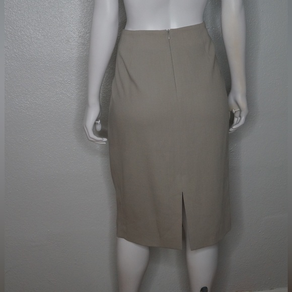 Giorgio Armani Grayish Tan Knee Length Skirt Virgin Wool Made in ItalySize 6 - Picture 3 of 8